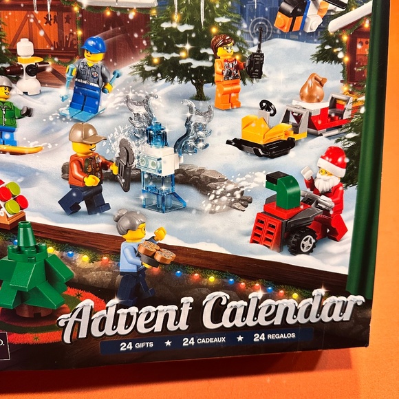 Lego City Adventure Calendar - Picture 11 of 13